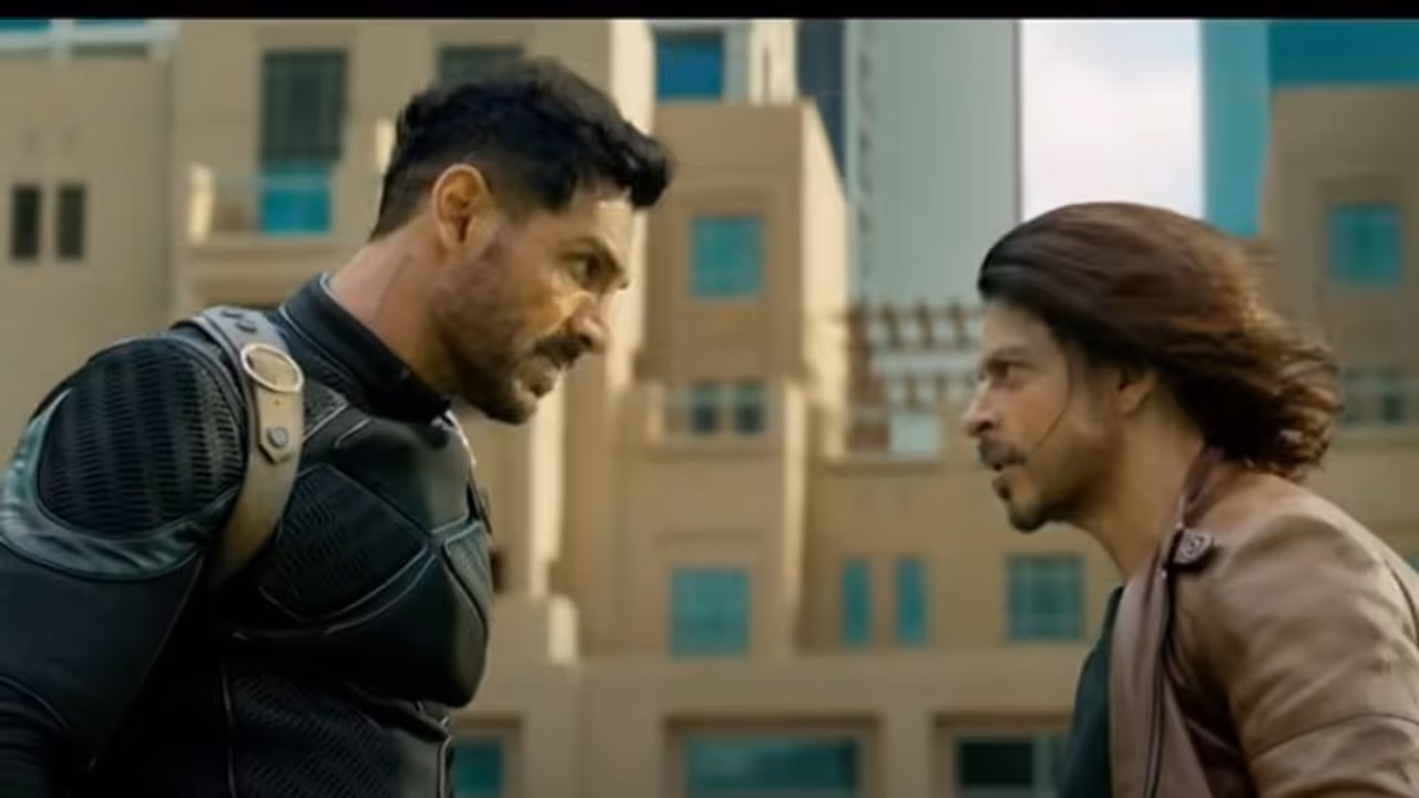 ആ രം​ഗങ്ങൾക്ക് ദുബൈയിലെ ബൊളിവാഡ് നിശ്ചലമായി; 'പഠാൻ' മേക്കിം​ഗ് വീഡിയോ