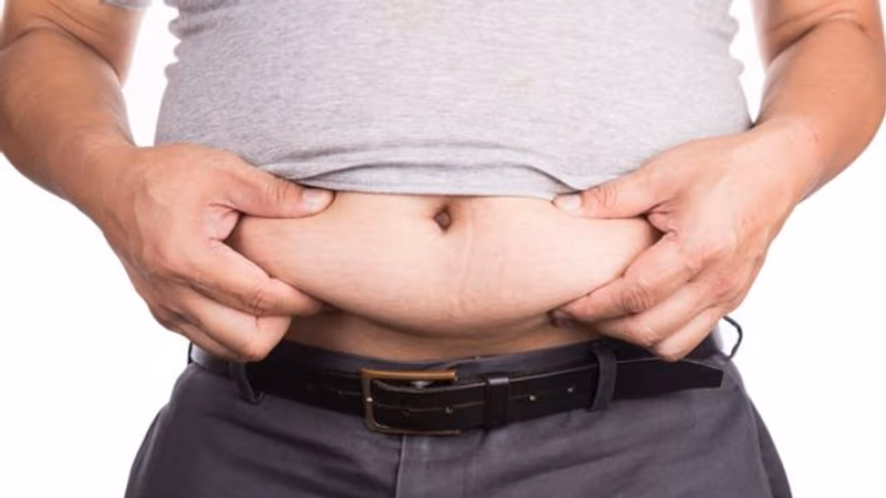 വയര് കുറയ്ക്കാൻ ഉലുവയും പെരുഞ്ചീരകവും വച്ച് തയ്യാറാക്കുന്ന ഈ പാനീയം പതിവാക്കാം... വയര് കുറയ്ക്കാൻ ഉലുവയും പെരുഞ്ചീരകവും വച്ച് തയ്യാറാക്കുന്ന ഈ പാനീയം പതിവാക്കാം...