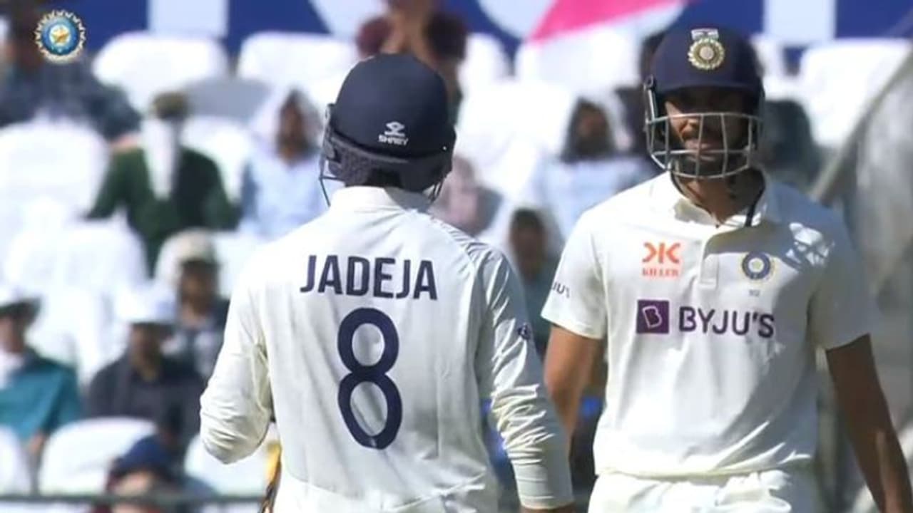 IND vs AUS: ரோஹித் சதம்.. ஜடேஜா, அக்ஸர் படேல் அபார அரைசதம்..! முதல் இன்னிங்ஸில் இந்திய அணி வலுவான முன்னிலை IND vs AUS: ரோஹித் சதம்.. ஜடேஜா, அக்ஸர் படேல் அபார அரைசதம்..! முதல் இன்னிங்ஸில் இந்திய அணி வலுவான முன்னிலை