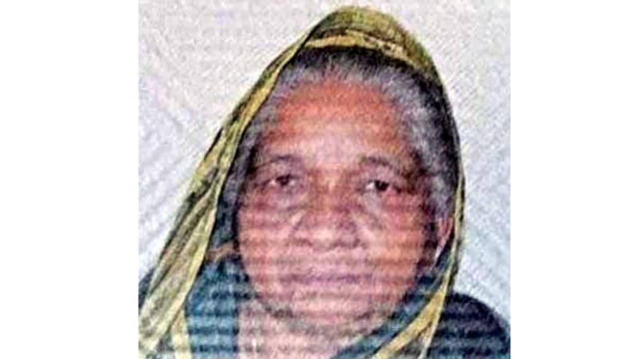 സന്ദര്ശക വിസയില് മകന്റെ അടുത്തെത്തിയ മലയാളി വീട്ടമ്മ മരിച്ചു സന്ദര്ശക വിസയില് മകന്റെ അടുത്തെത്തിയ മലയാളി വീട്ടമ്മ മരിച്ചു