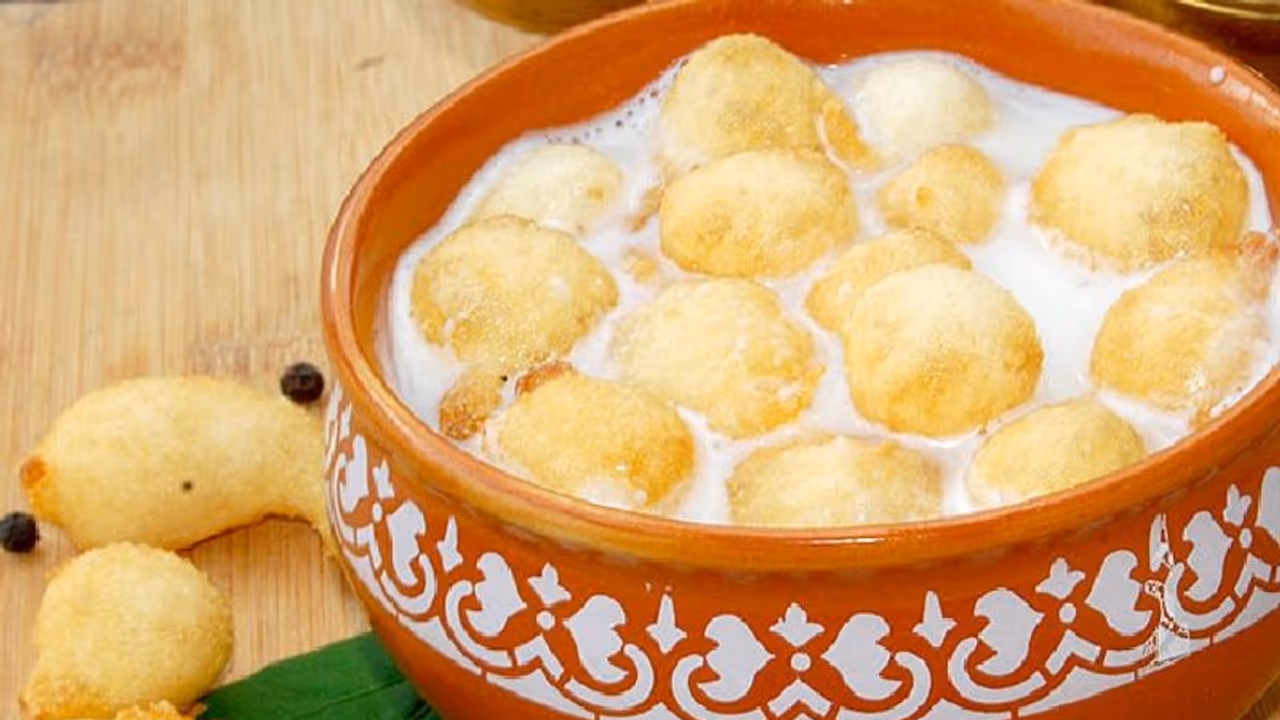 என்ன! இட்லி மாவில் பால் பணியாரம் செய்யலாமா! வாருங்கள் பார்ப்போம்!