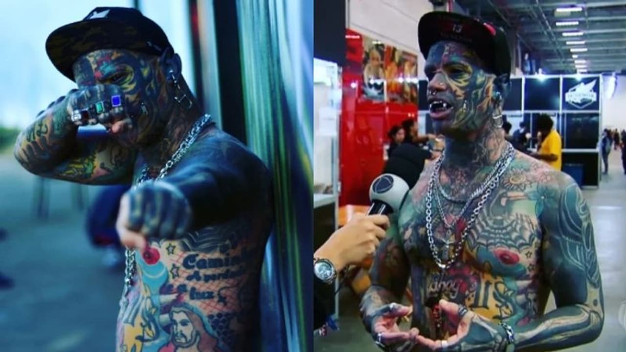 വ്യത്യസ്തതയ്ക്ക് വേണ്ടി സര്‍ജറിയിലൂടെ കൈകള്‍ പിളര്‍ത്തി യുവാവ്...