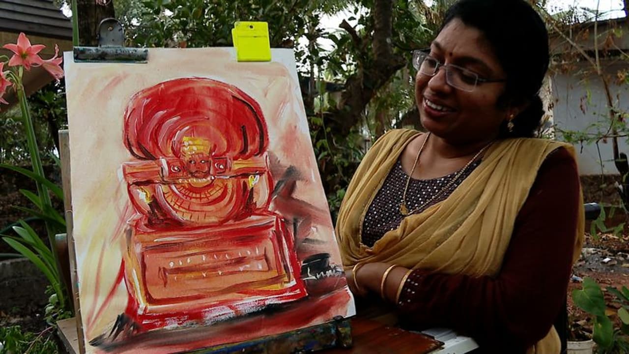 തെയ്യം കാണാനെത്തിയ ഭിന്നശേഷിക്കാരിയോട് വിവേചനം; വിലക്കിയത് വീൽചെയറിൽ ആയതിനാൽ