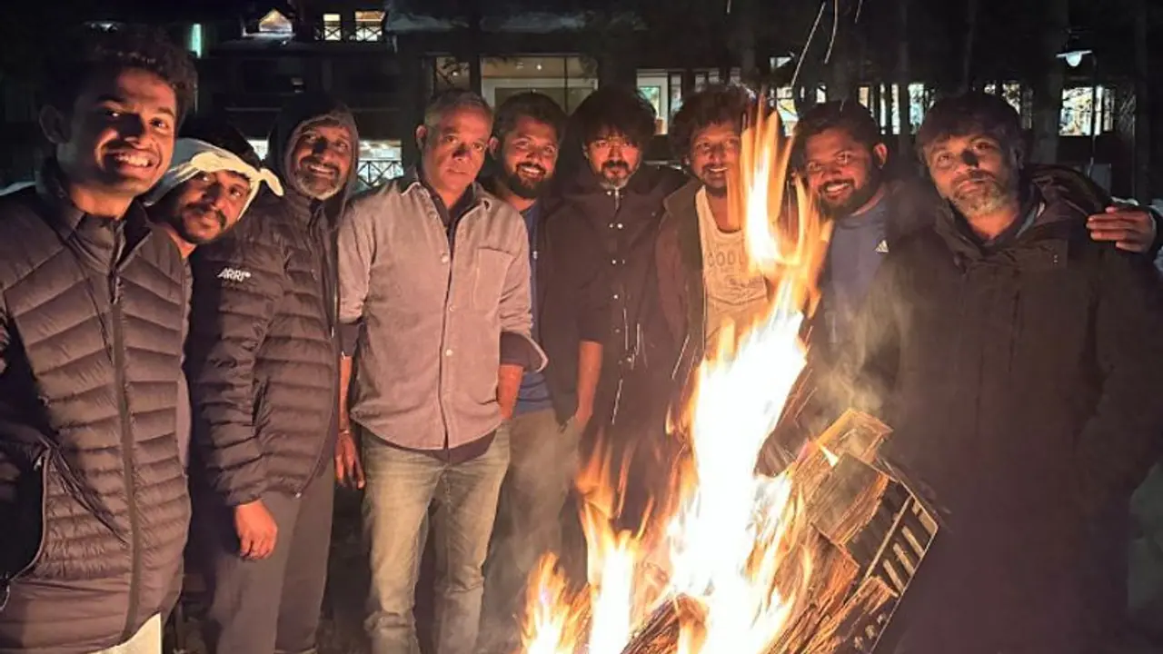 കശ്‍മിരീല്‍ നിന്ന് 'ലിയോ' സംഘം, ഫോട്ടോ പുറത്ത്