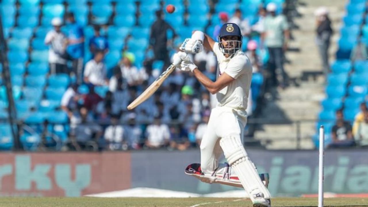 400కు భారత్ ఆలౌట్.. మెలికలు తిరుగుతున్న పిచ్‌పై కంగారూలు నిలదొక్కుకునేనా..? 