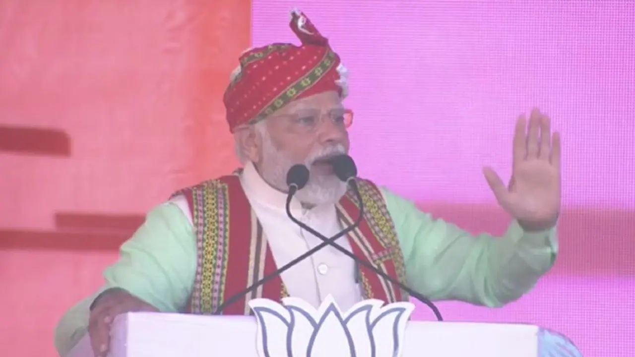 Congress, Left fighting 'kushti' in Kerala and have done 'dosti' in Tripura: PM Modi in election rally Congress, Left fighting 'kushti' in Kerala and have done 'dosti' in Tripura: PM Modi in election rally