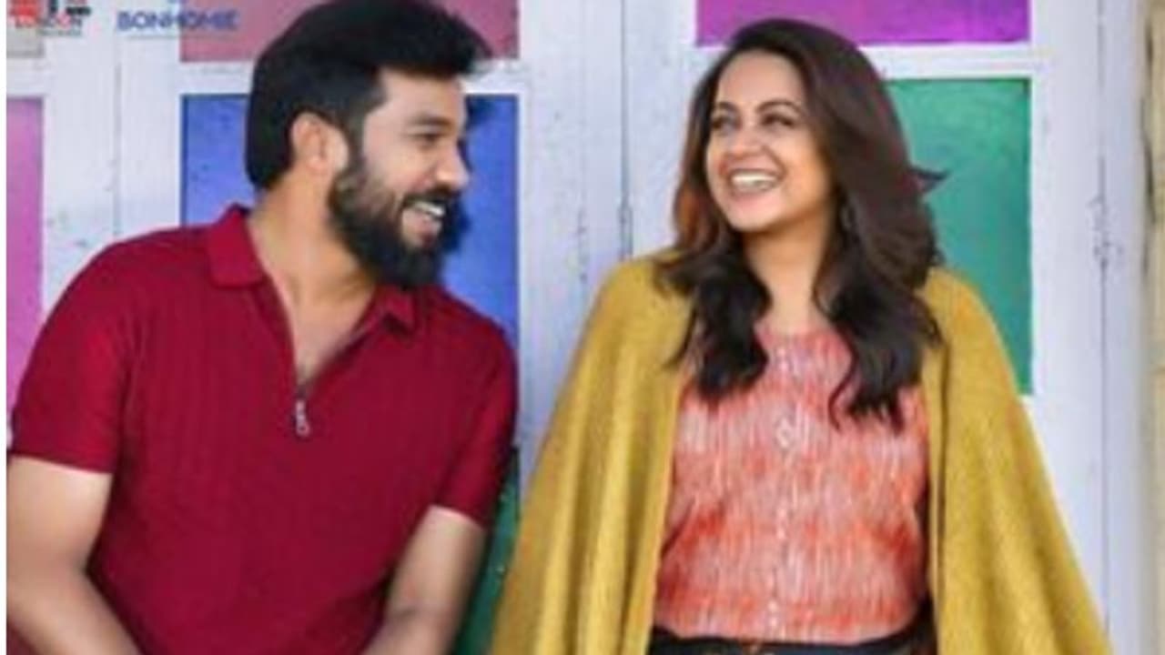 ക്ലീൻ യു സർട്ടിഫിക്കറ്റ്, കുടുംബ പ്രേക്ഷകരെ കാത്ത് ഭാവനയുടെ 'ന്റിക്കാക്കാക്കൊരു പ്രേമണ്ടാര്ന്ന്' ക്ലീൻ യു സർട്ടിഫിക്കറ്റ്, കുടുംബ പ്രേക്ഷകരെ കാത്ത് ഭാവനയുടെ 'ന്റിക്കാക്കാക്കൊരു പ്രേമണ്ടാര്ന്ന്'