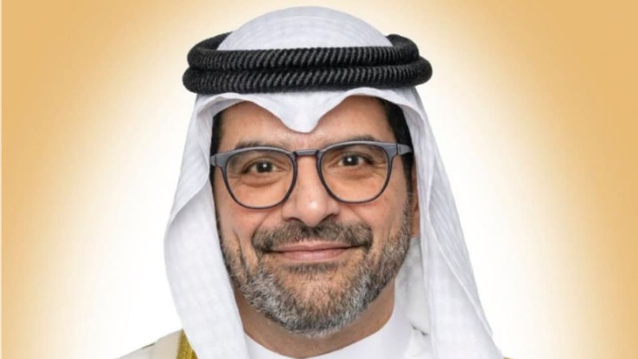 സ്വദേശിവത്കരണം വ്യാപകമാക്കുന്നു; കൂടുതല് പ്രവാസി ജീവനക്കാരുടെ തൊഴിൽ കരാർ അവസാനിപ്പിക്കാന് തീരുമാനം സ്വദേശിവത്കരണം വ്യാപകമാക്കുന്നു; കൂടുതല് പ്രവാസി ജീവനക്കാരുടെ തൊഴിൽ കരാർ അവസാനിപ്പിക്കാന് തീരുമാനം