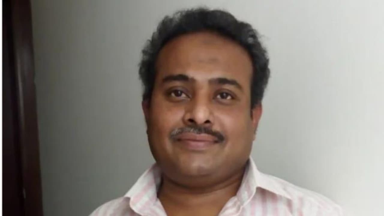 പ്രവാസി മലയാളി ഹൃദയാഘാതം മൂലം മരിച്ചു പ്രവാസി മലയാളി ഹൃദയാഘാതം മൂലം മരിച്ചു