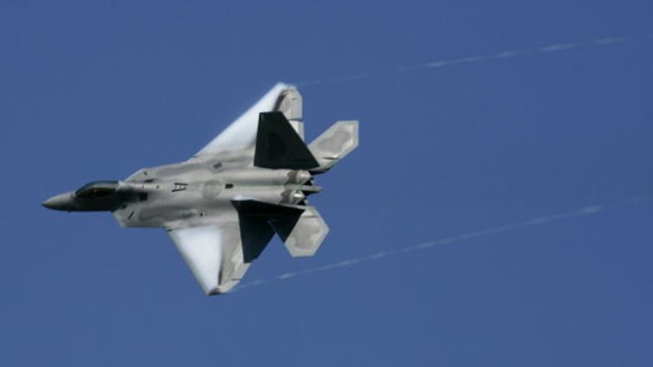 గగనతలంలో ఎగిరే మరో వస్తువును కూల్చేసిన అమెరికా.. వారం రోజుల్లో ఇది నాలుగో ఘటన గగనతలంలో ఎగిరే మరో వస్తువును కూల్చేసిన అమెరికా.. వారం రోజుల్లో ఇది నాలుగో ఘటన