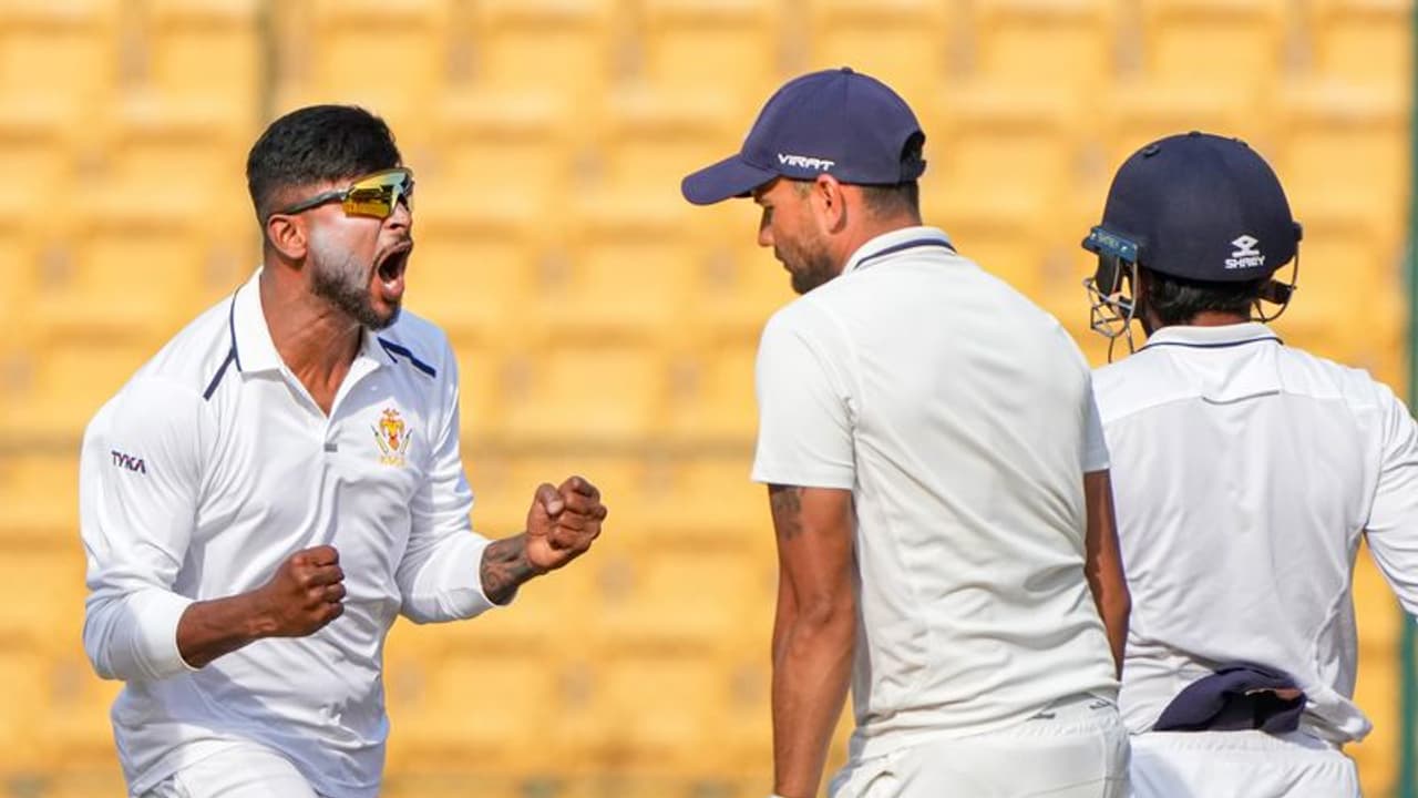 Ranji Trophy: ಕರ್ನಾಟಕಕ್ಕೆ ನಿರಾಸೆ, ಫೈನಲ್ಗೆ ಸೌರಾಷ್ಟ್ರ! Ranji Trophy: ಕರ್ನಾಟಕಕ್ಕೆ ನಿರಾಸೆ, ಫೈನಲ್ಗೆ ಸೌರಾಷ್ಟ್ರ!