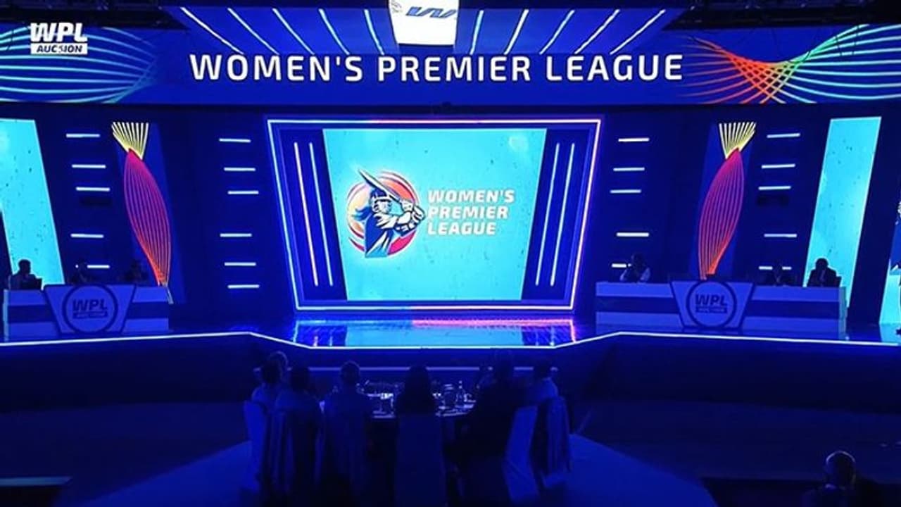 400 మందికి పైగా పోటీ పడితే వేలంలో దక్కించుకుంది 87 మందినే.. ఐదు జట్ల పూర్తి వివరాలివే.. 400 మందికి పైగా పోటీ పడితే వేలంలో దక్కించుకుంది 87 మందినే.. ఐదు జట్ల పూర్తి వివరాలివే..