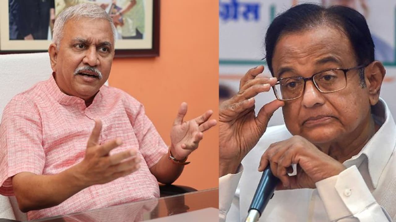 பொருளாதார புலி என்று மார்தட்டி கொள்ளும் சிதம்பரம் வாய் திறப்பாரா? நாராயணன் திருப்பதி கேள்வி..! பொருளாதார புலி என்று மார்தட்டி கொள்ளும் சிதம்பரம் வாய் திறப்பாரா? நாராயணன் திருப்பதி கேள்வி..!