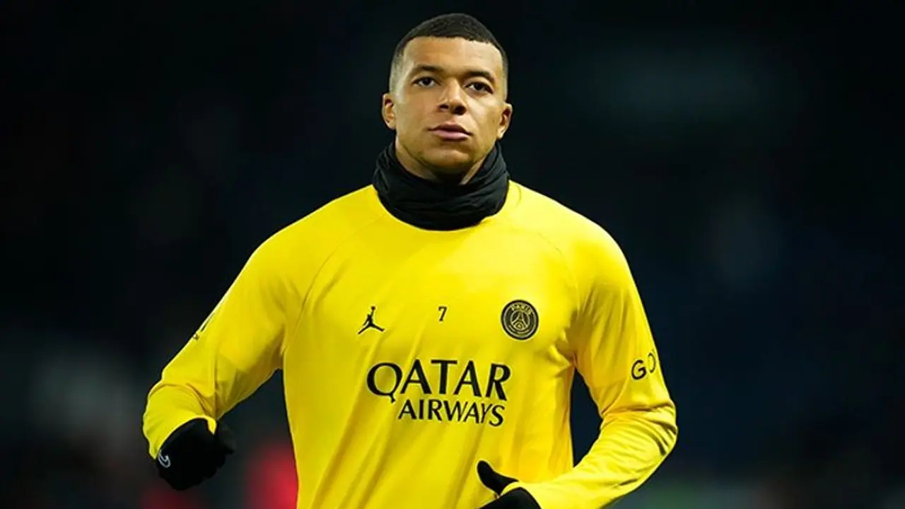 എംബാപ്പെ ഇല്ലാതെ പിഎസ്ജി പ്രീ സീസണ് മത്സരങ്ങള്ക്ക്! താരത്തെ ഈ വര്ഷം തന്നെ വിറ്റൊഴിവാക്കിയേക്കും എംബാപ്പെ ഇല്ലാതെ പിഎസ്ജി പ്രീ സീസണ് മത്സരങ്ങള്ക്ക്! താരത്തെ ഈ വര്ഷം തന്നെ വിറ്റൊഴിവാക്കിയേക്കും