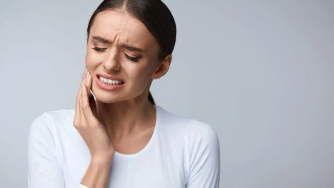 വായിലെ ക്യാന്സര്; തുടക്കത്തിലെ കാണിക്കുന്ന ഈ ലക്ഷണങ്ങളെ അവഗണിക്കരുതേ... വായിലെ ക്യാന്സര്; തുടക്കത്തിലെ കാണിക്കുന്ന ഈ ലക്ഷണങ്ങളെ അവഗണിക്കരുതേ...