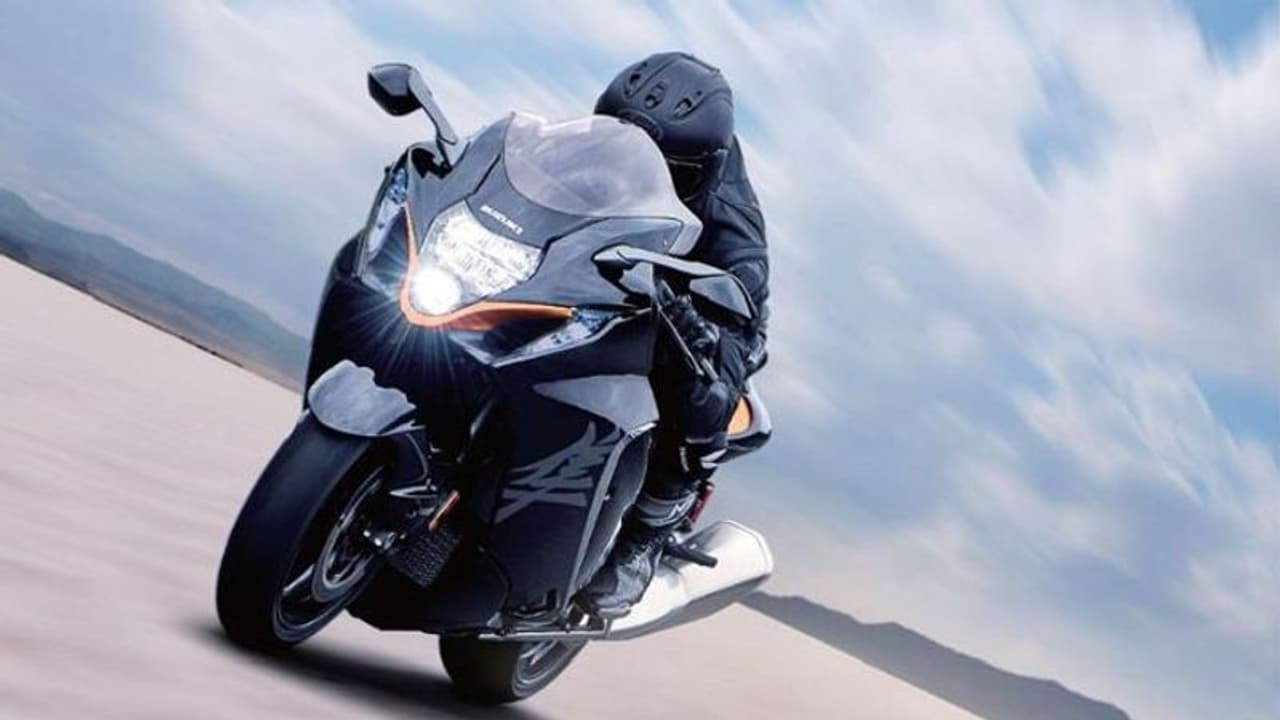 വമ്പൻ ബൈക്കുകളാല് സമ്പന്നമായ ഗാരേജിലേക്ക് വീണ്ടും ധൂം ബൈക്കൊരെണ്ണം കൂടി വാങ്ങി സൂപ്പര്താരം! വമ്പൻ ബൈക്കുകളാല് സമ്പന്നമായ ഗാരേജിലേക്ക് വീണ്ടും ധൂം ബൈക്കൊരെണ്ണം കൂടി വാങ്ങി സൂപ്പര്താരം!