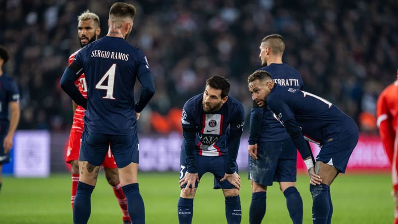 കൂട്ടപിരിച്ചുവിടലിനൊരുങ്ങി പി എസ് ജി; ഒഴിവാക്കാനൊരുങ്ങുന്നത് മെസിയും റാമോസും അടക്കം 15 കളിക്കാരെ