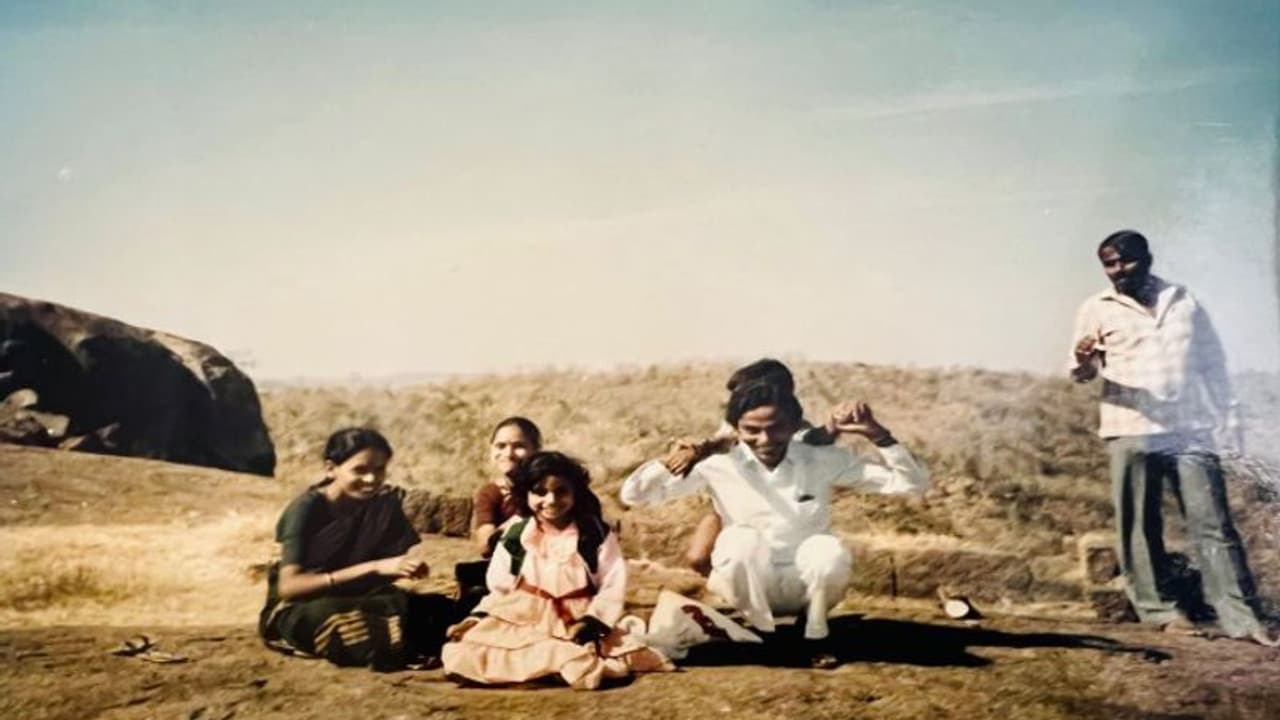 కొండగట్టులో కేసీఆర్ ఫ్యామిలీ.. త్రోబ్యాక్ ఫొటోలు షేర్ చేసిన ఎంపీ సంతోష్.. 