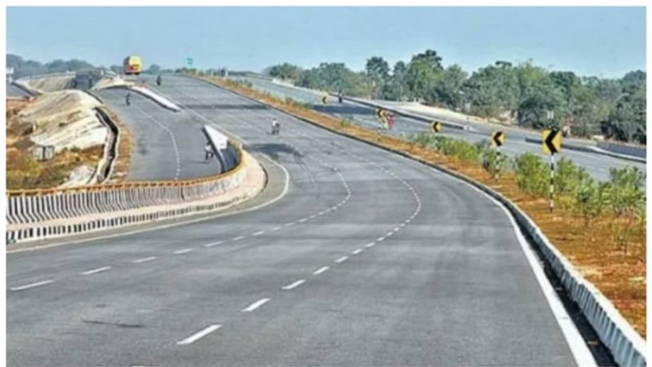 മൈസൂരു ബെംഗളൂരു സൂപ്പര്ഹൈവേ റെഡി; ടോള് നിരക്കില് കണ്ണുതള്ളി സോഷ്യല് മീഡിയ; എന്താണ് വാസ്തവം? മൈസൂരു ബെംഗളൂരു സൂപ്പര്ഹൈവേ റെഡി; ടോള് നിരക്കില് കണ്ണുതള്ളി സോഷ്യല് മീഡിയ; എന്താണ് വാസ്തവം?