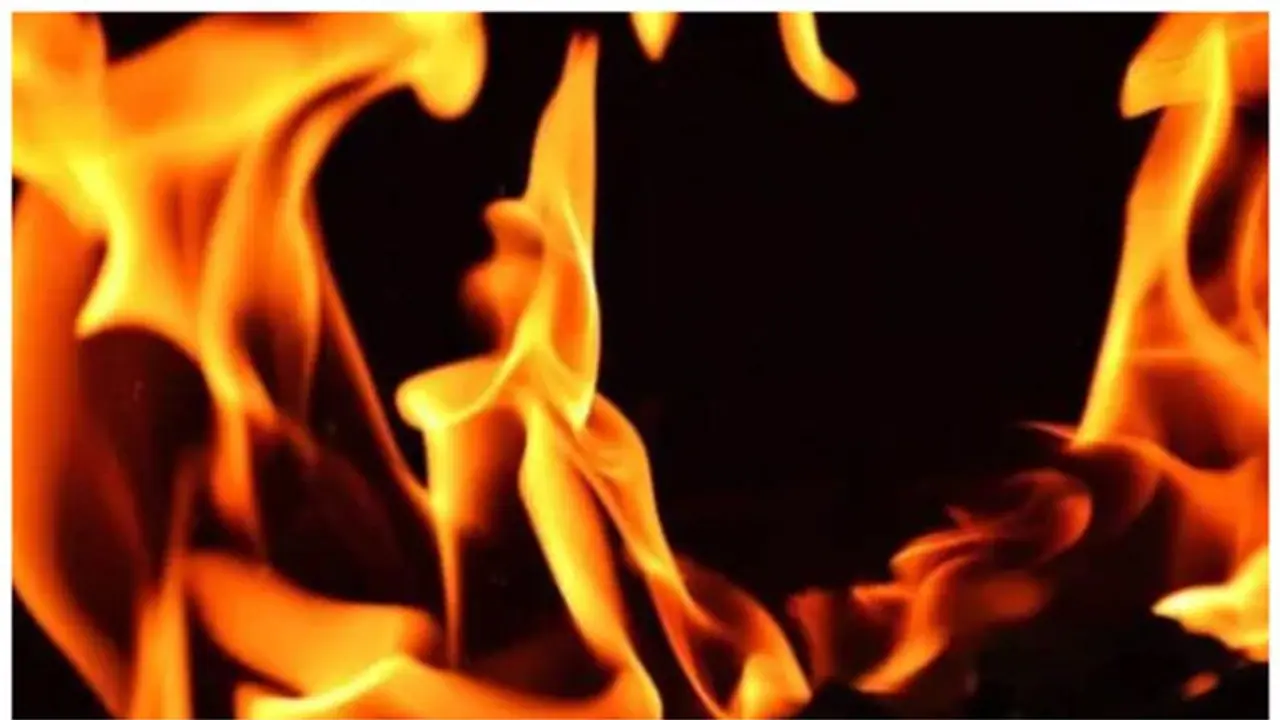 പേൾ ടവർ ബി5 ഫ്ലാറ്റ്, 25 നില കെട്ടിടത്തിൽ തീപിടിത്തം; മലയാളികൾ അടക്കം നൂറുകണക്കിന് കുടുംബങ്ങൾ, ഒഴിപ്പിക്കുന്നു പേൾ ടവർ ബി5 ഫ്ലാറ്റ്, 25 നില കെട്ടിടത്തിൽ തീപിടിത്തം; മലയാളികൾ അടക്കം നൂറുകണക്കിന് കുടുംബങ്ങൾ, ഒഴിപ്പിക്കുന്നു