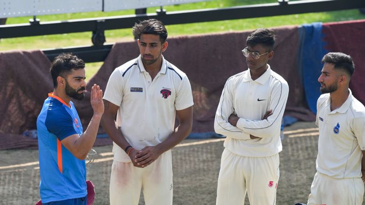 ఢిల్లీ టెస్టుకి ముందు టీమిండియా హోటల్ మార్పు... టీమ్‌కి దూరంగా కోహ్లీ... చేతన్ శర్మ స్టింగ్ ఎఫెక్టేనా! 