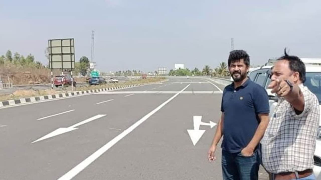 ಬೆಂಗಳೂರು ಮೈಸೂರು ದಶಪಥ ಹೆದ್ದಾರಿ ಎಂಟ್ರಿ ಹಾಗೂ ಎಕ್ಸಿಟ್ ಸಮಸ್ಯೆಗೆ ಮುಕ್ತಿ: ರಸ್ತೆ ಹಿಗ್ಗಿಸಿದ ಪ್ರಾಧಿಕಾರ ಬೆಂಗಳೂರು ಮೈಸೂರು ದಶಪಥ ಹೆದ್ದಾರಿ ಎಂಟ್ರಿ ಹಾಗೂ ಎಕ್ಸಿಟ್ ಸಮಸ್ಯೆಗೆ ಮುಕ್ತಿ: ರಸ್ತೆ ಹಿಗ್ಗಿಸಿದ ಪ್ರಾಧಿಕಾರ