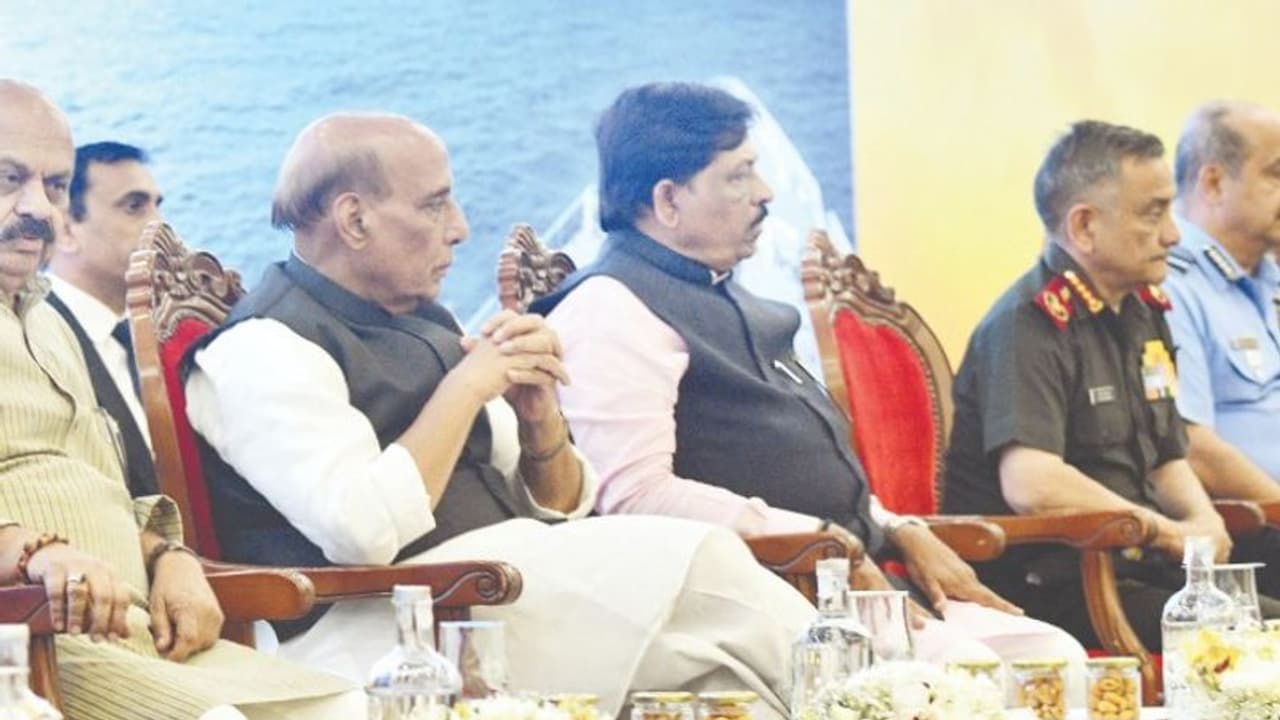 ದಾಖಲೆ ಬರೆದ ಏರೋ ಇಂಡಿಯಾ: ಅತೀ ದೊಡ್ಡ ರಕ್ಷಣಾ ಒಪ್ಪಂದಕ್ಕೆ ಸಹಿ