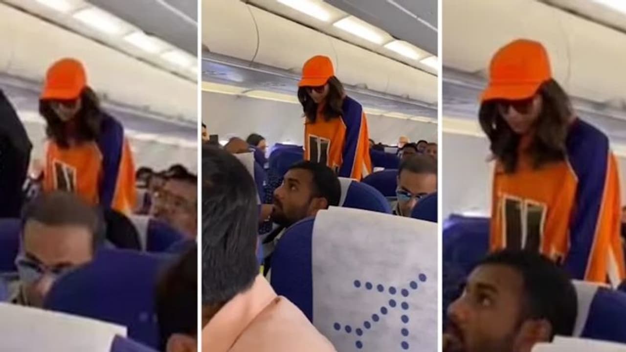 ಎಕಾನಮಿ ಕ್ಲಾಸ್‌ ವಿಮಾನದಲ್ಲಿ ಪ್ರಯಾಣ ಮಾಡಿದ ದೀಪಿಕಾ ಪಡುಕೋಣೆ: ವಿಡಿಯೋ ವೈರಲ್‌..!