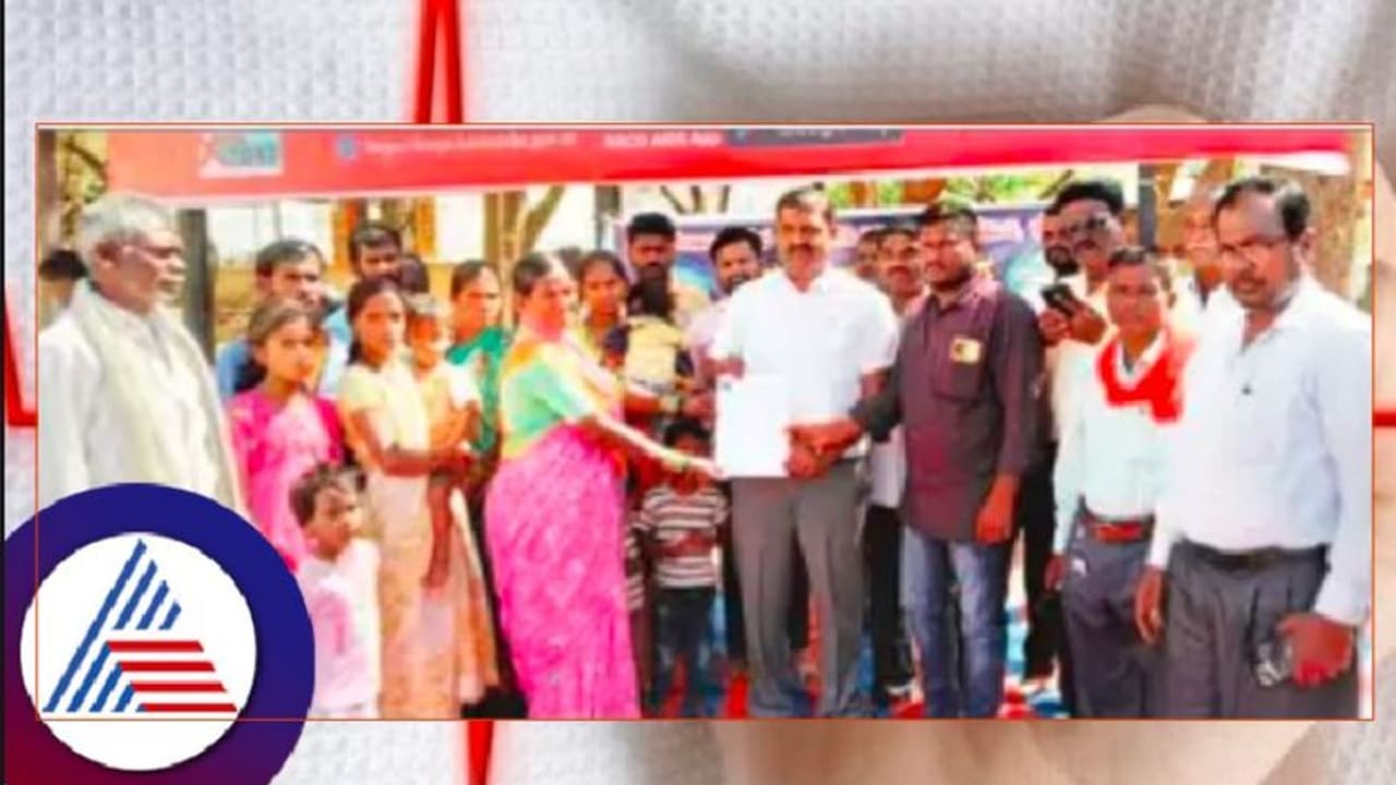 Koppal news: ದೌರ್ಜನ್ಯ ಖಂಡಿಸಿ ದಯಾಮರಣಕ್ಕೆ ತಹಸೀಲ್ದಾರ್ಗೆ ಮನವಿ ಸಲ್ಲಿಸಿದ ಮಹಿಳೆ Koppal news: ದೌರ್ಜನ್ಯ ಖಂಡಿಸಿ ದಯಾಮರಣಕ್ಕೆ ತಹಸೀಲ್ದಾರ್ಗೆ ಮನವಿ ಸಲ್ಲಿಸಿದ ಮಹಿಳೆ