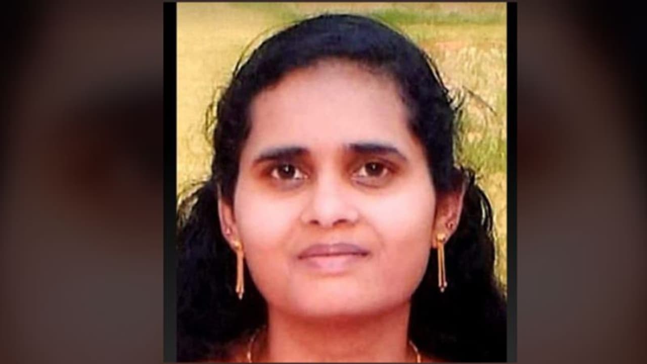 കാണാതായ യുവതി തൂങ്ങി മരിച്ച നിലയില്‍; മൃതദേഹം കണ്ടെത്തിയത് സ്വകാര്യവ്യക്തിയുടെ പറമ്പില്‍