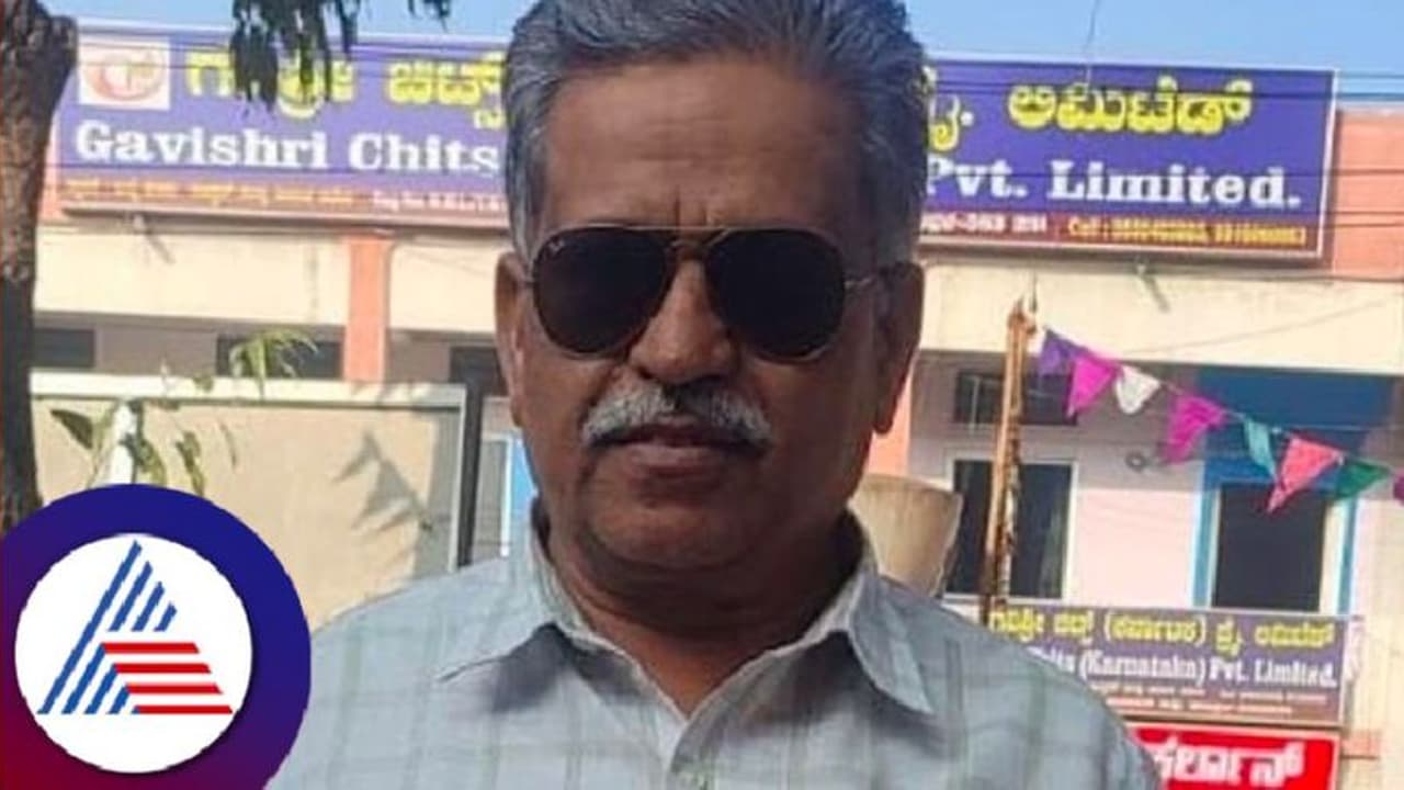 ಕೊಪ್ಪಳ: 200 ಬಡ ಹೆಣ್ಣುಮಕ್ಕಳ ಖಾತೆ ತೆರೆದು ಮಾದರಿಯಾದ ಅಂಚೆಪಾಲಕ ಕೊಪ್ಪಳ: 200 ಬಡ ಹೆಣ್ಣುಮಕ್ಕಳ ಖಾತೆ ತೆರೆದು ಮಾದರಿಯಾದ ಅಂಚೆಪಾಲಕ