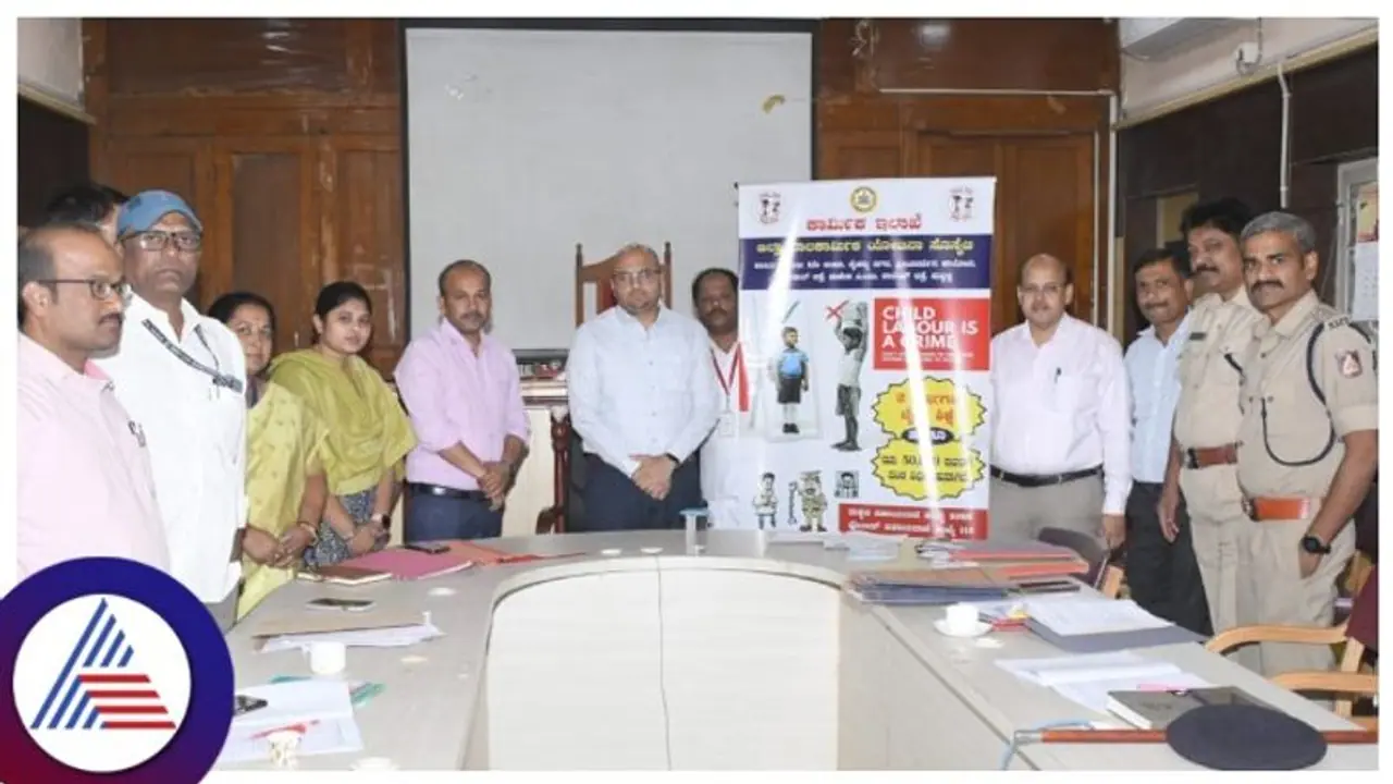 ಬಾಲ ಮತ್ತು ಕಿಶೋರ ಕಾರ್ಮಿಕರ ಪ್ರಕರಣ ಗಂಭೀರವಾಗಿ ಪರಿಗಣಿಸಿ: ಧಾರವಾಡ ಡಿಸಿ ಬಾಲ ಮತ್ತು ಕಿಶೋರ ಕಾರ್ಮಿಕರ ಪ್ರಕರಣ ಗಂಭೀರವಾಗಿ ಪರಿಗಣಿಸಿ: ಧಾರವಾಡ ಡಿಸಿ