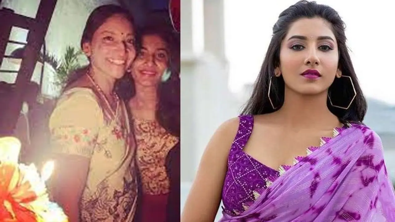 తల్లిని గుర్తుచేసుకుంటూ యాంకర్ విష్ణుప్రియ భావోద్వేగం.. ఎమోషనల్ వైరల్ పోస్ట్ తల్లిని గుర్తుచేసుకుంటూ యాంకర్ విష్ణుప్రియ భావోద్వేగం.. ఎమోషనల్ వైరల్ పోస్ట్