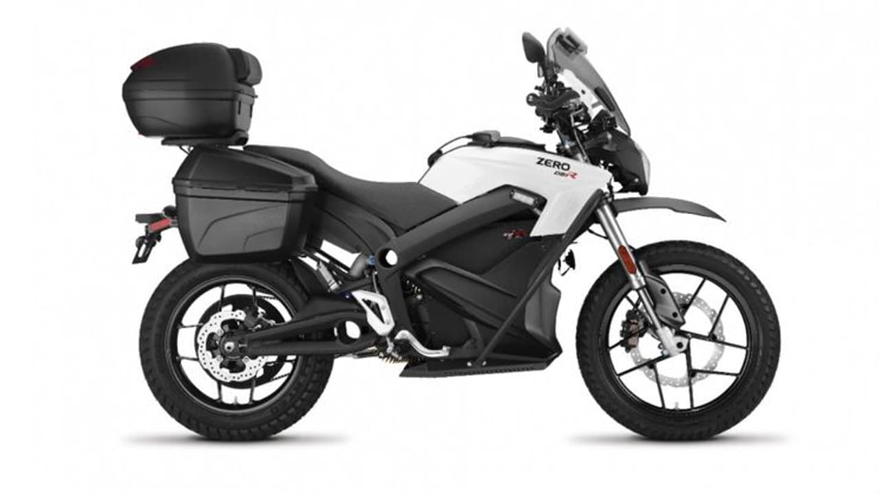 ఒక్కసారి చార్జ్ చేస్తే చాలు, ఈ బైక్ పై నాన్ స్టాప్ గా 130 కిమీ. వెళ్లే అవకాశం. కిలోమీటరుకు 10 పైసలే ఖర్చు