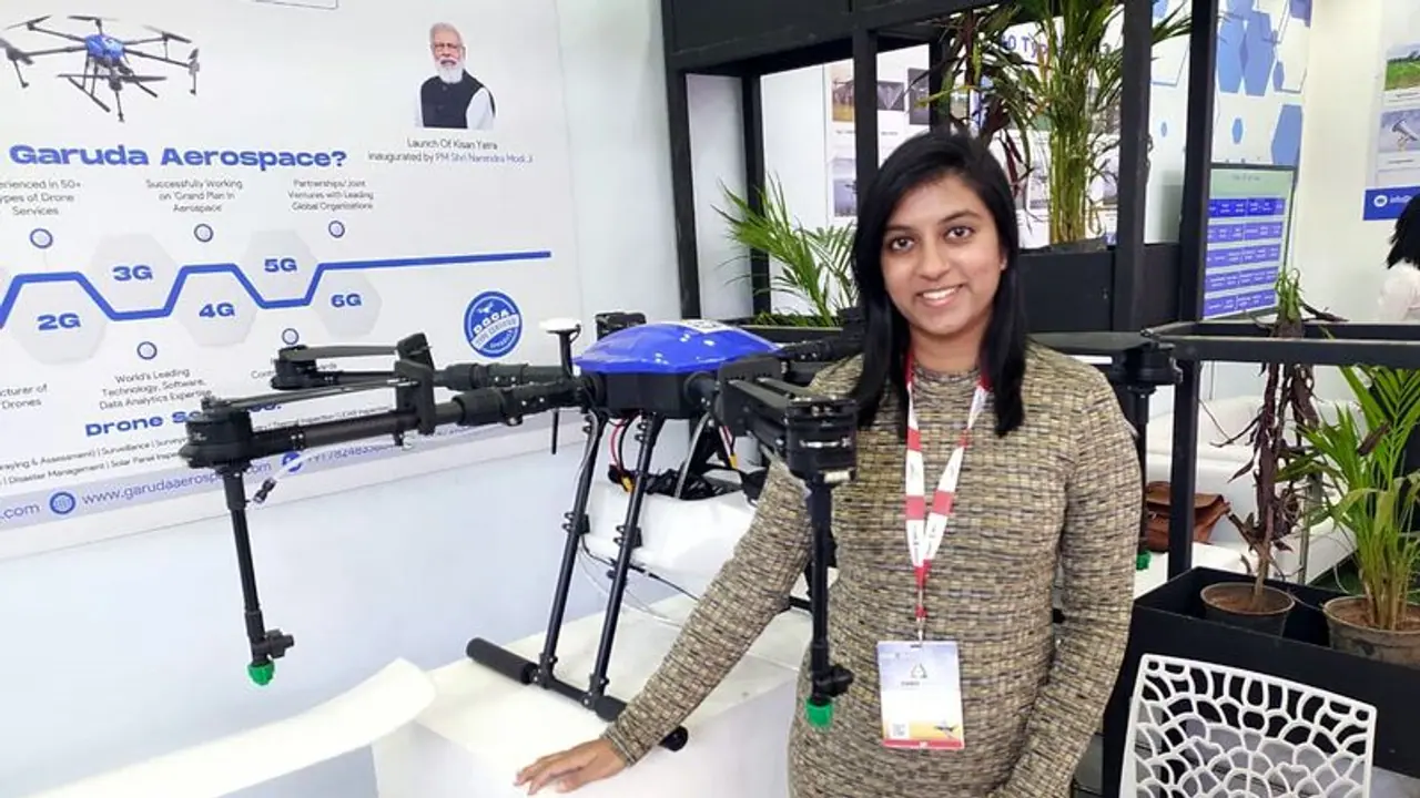 ಏರೋ ಇಂಡಿಯಾದಲ್ಲಿ ಗಮನಸೆಳೆದ ಬೆಳೆ ರೋಗ ಪತ್ತೆ ಮಾಡಿ ಔಷಧಿ ಸಿಂಪಡಿಸುವ ಕಿಸಾನ್ ಡ್ರೋನ್ ಏರೋ ಇಂಡಿಯಾದಲ್ಲಿ ಗಮನಸೆಳೆದ ಬೆಳೆ ರೋಗ ಪತ್ತೆ ಮಾಡಿ ಔಷಧಿ ಸಿಂಪಡಿಸುವ ಕಿಸಾನ್ ಡ್ರೋನ್