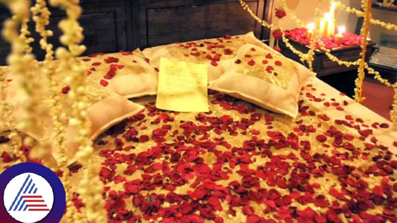 ನಾಚಿಕೆಯಾಗುತ್ತೆ ಅಂತ ಹನಿಮೂನ್ ರಾತ್ರಿ ಪಕ್ಕದ ಮನೆಯಲ್ಲಿ ಬಚ್ಚಿಟ್ಟುಕೊಂಡ ವರ! ನಾಚಿಕೆಯಾಗುತ್ತೆ ಅಂತ ಹನಿಮೂನ್ ರಾತ್ರಿ ಪಕ್ಕದ ಮನೆಯಲ್ಲಿ ಬಚ್ಚಿಟ್ಟುಕೊಂಡ ವರ!