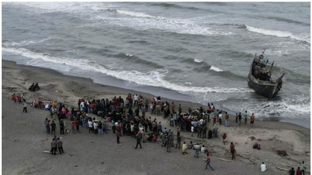 'ഇത്രയും കാലം യാത്ര ചെയ്തു, കഴിക്കാൻ ഭക്ഷണമില്ല. ഞങ്ങൾക്ക് ശരിക്കും വിശക്കുന്നു'; റോഹിങ്ക്യന് അഭയാര്ത്ഥികള് 'ഇത്രയും കാലം യാത്ര ചെയ്തു, കഴിക്കാൻ ഭക്ഷണമില്ല. ഞങ്ങൾക്ക് ശരിക്കും വിശക്കുന്നു'; റോഹിങ്ക്യന് അഭയാര്ത്ഥികള്