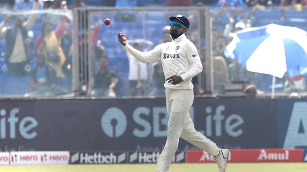 IND vs AUS, 2nd Test: 'What a stunner!' Rahul's acrobatic catch to dismiss Khawaja has internet talking