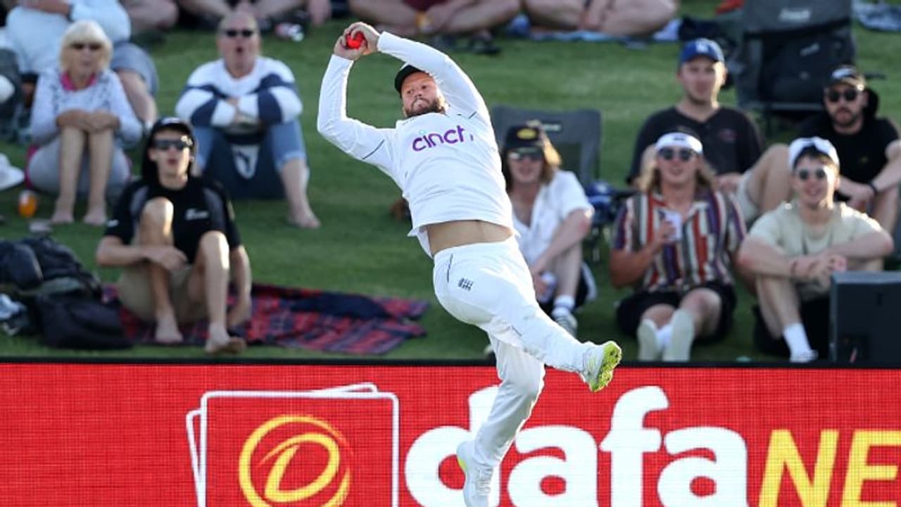 ഇവിടെ കെ എല് രാഹുല്, അവിടെ ബെന് ഡക്കെറ്റ്; കാണാം ത്രില്ലര് ക്യാച്ച് വീഡിയോ ഇവിടെ കെ എല് രാഹുല്, അവിടെ ബെന് ഡക്കെറ്റ്; കാണാം ത്രില്ലര് ക്യാച്ച് വീഡിയോ