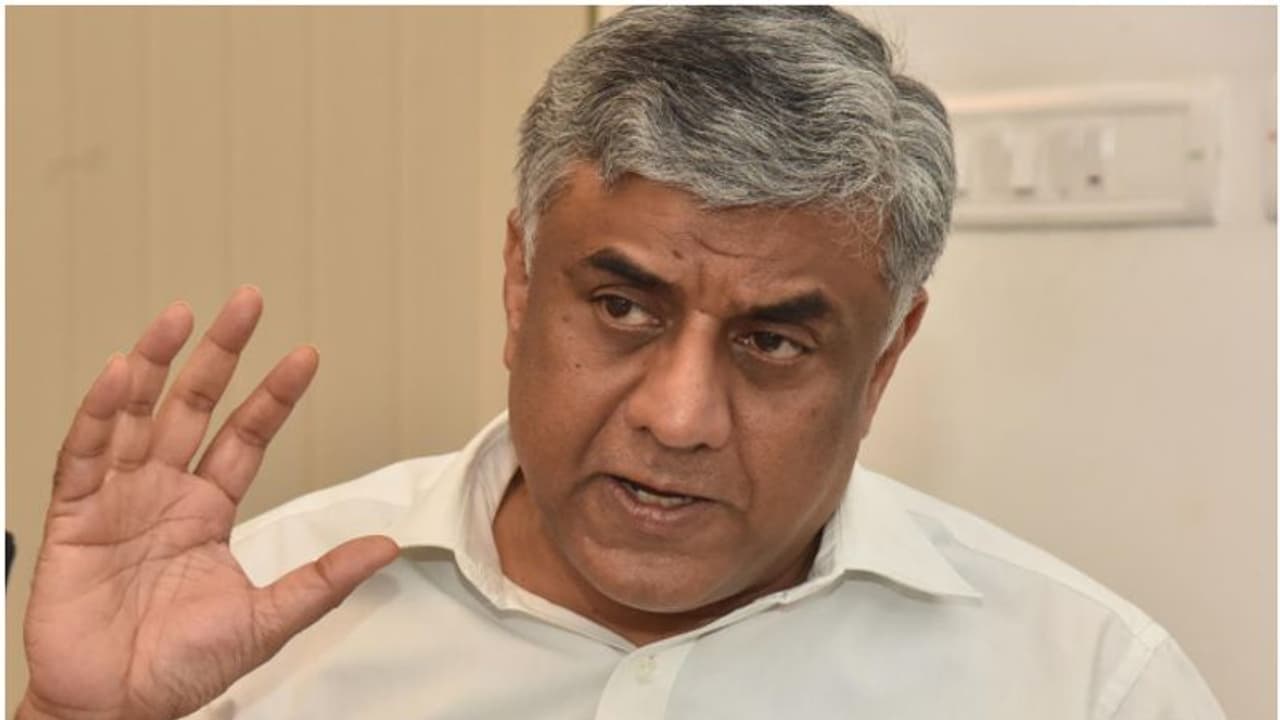 609 ൽ നിന്ന് അദാനി 2 ലേക്ക് എത്തിയത് മോദിയുടെ സഹായത്താൽ, കോൺഗ്രസ് ആവശ്യം തള്ളിയത് ഭയത്താൽ: രാജീവ് ഗൗഡ