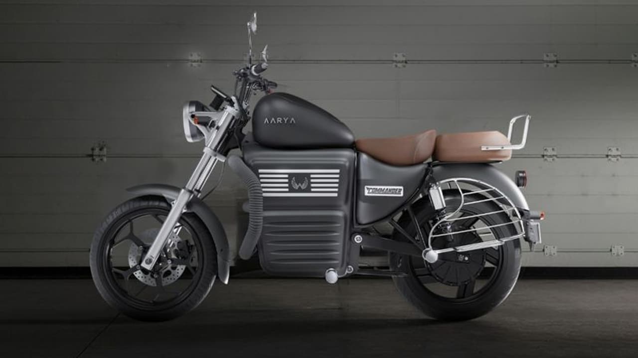 മൈലേജ് 125 കിമി, സാധാരണക്കാരന്‍റെ കീശ കാക്കും ഇന്ത്യൻ കമാൻഡറാകാൻ ഗുജറാത്തില്‍ നിന്നൊരു 'ആര്യപുത്രൻ'!