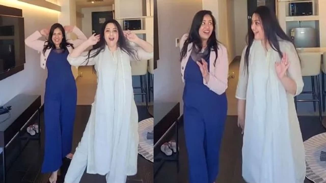 సంఘవితో కలిసి స్టెప్పులేసిన మీనా.. ఇద్దరు హీరోయిన్ల డాన్స్ కు నెటిజన్లు ఫిదా