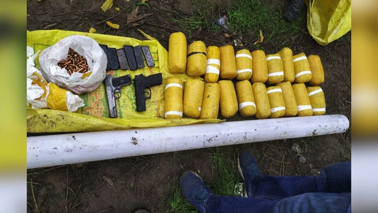 അതിർത്തിയിൽ ആയുധ ലഹരിക്കടത്ത്; നീക്കം തകർത്ത് ബിഎസ്എഫ്, മൂടൽമഞ്ഞ് മറയാക്കി അക്രമികൾ രക്ഷപ്പെട്ടു