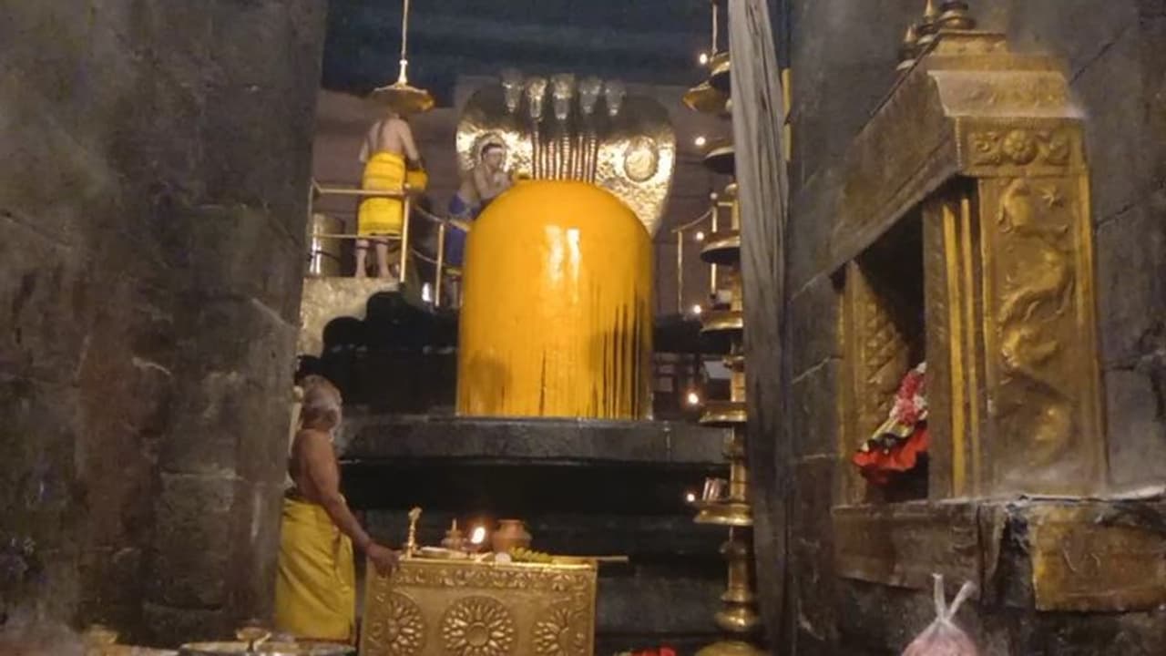 Mahashivratri 2023: ಕರ್ನಾಟಕದ ಅತಿ ಪ್ರಸಿದ್ಧ ಶಿವ ದೇವಾಲಯಗಳಿವು.. Mahashivratri 2023: ಕರ್ನಾಟಕದ ಅತಿ ಪ್ರಸಿದ್ಧ ಶಿವ ದೇವಾಲಯಗಳಿವು..