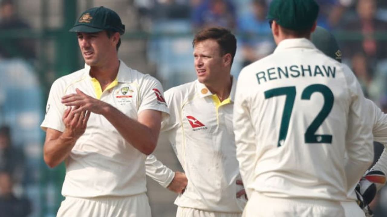 25 ഓവറിനുള്ളില് 3 റിവ്യൂകളും 'പൊട്ടിച്ചു തീര്ത്തു'; കമിന്സിനെ പൊരിച്ച് ഓസീസ് ആരാധകര് 25 ഓവറിനുള്ളില് 3 റിവ്യൂകളും 'പൊട്ടിച്ചു തീര്ത്തു'; കമിന്സിനെ പൊരിച്ച് ഓസീസ് ആരാധകര്