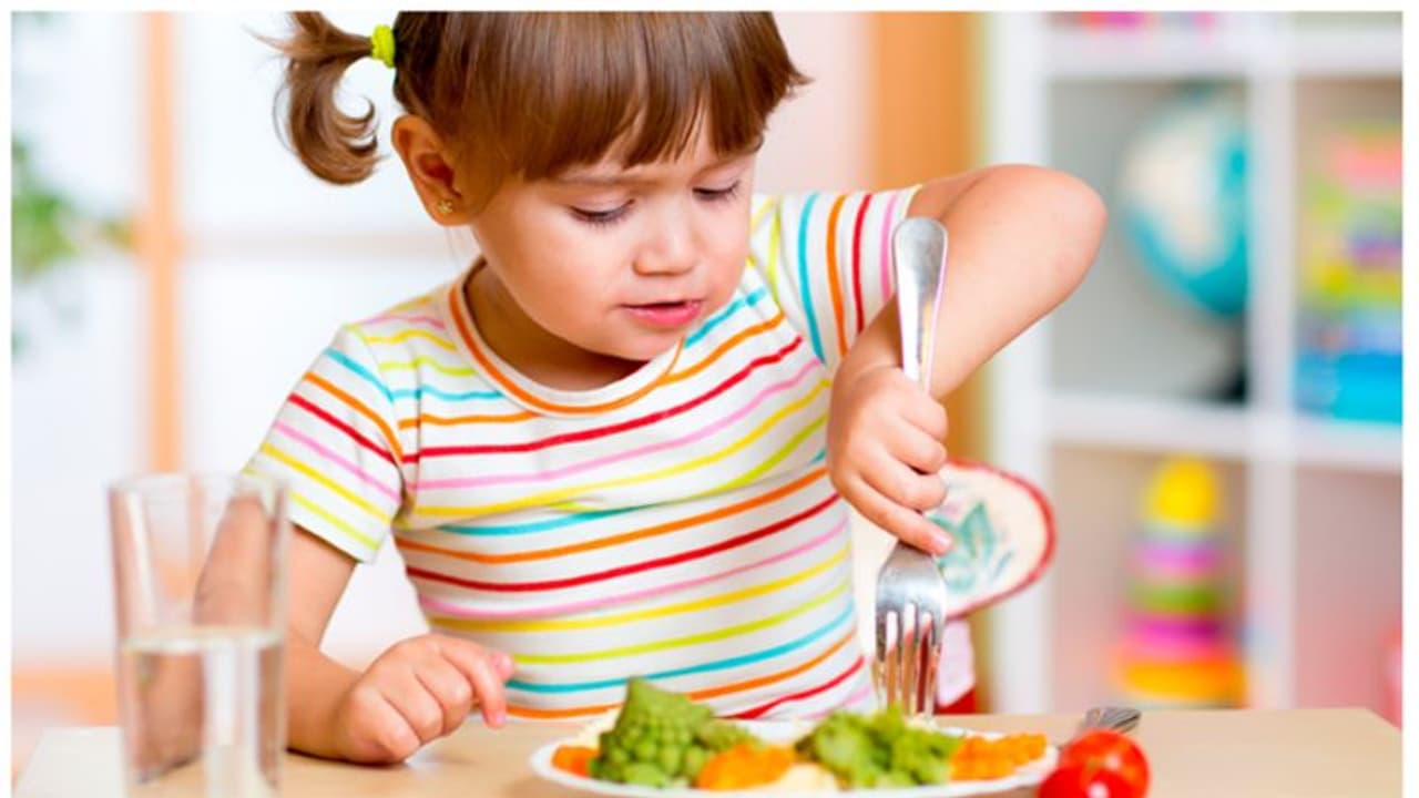 పిల్లలు ఆరోగ్యంగా ఉండాలంటే ఈ డైట్ తప్పనిసరి.. ఎప్పుడు ఏం ఇవ్వాలో తెలుసా?