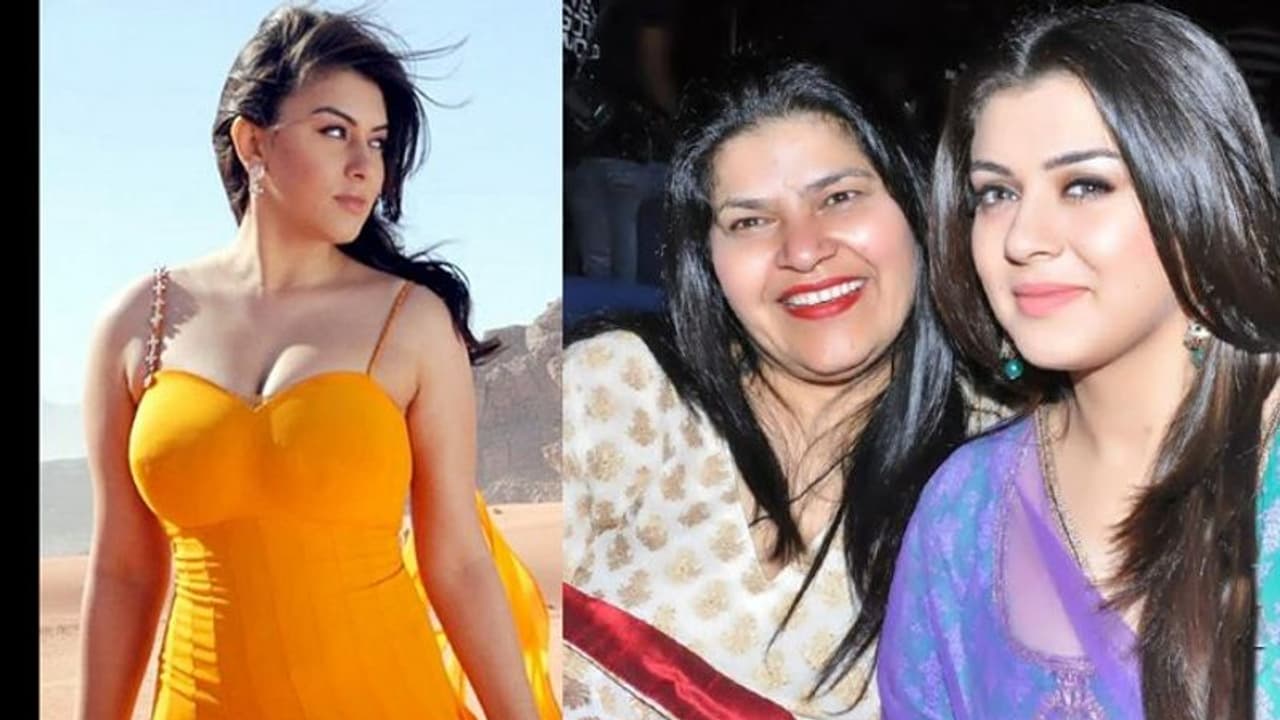 Hansika Motwani: ದೊಡ್ಡವಳಂತೆ ಕಾಣಲು ಇಂಜೆಕ್ಷನ್ ಪಡೆದುಕೊಂಡಿದ್ರಾ? Hansika Motwani: ದೊಡ್ಡವಳಂತೆ ಕಾಣಲು ಇಂಜೆಕ್ಷನ್ ಪಡೆದುಕೊಂಡಿದ್ರಾ?