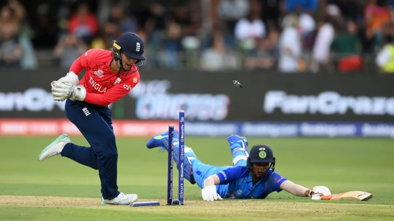 ICC Women's T20 World Cup, IND vs ENG: Mandhana Richa heroics in vain as England win by 11 runs; fans upset