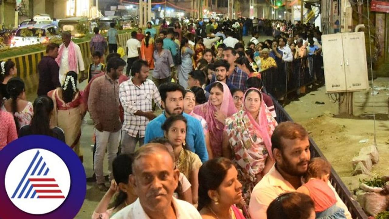 Mahashivaratri 2023: ಕೋಟೆ ನಾಡಲ್ಲಿ ಮಾರ್ದನಿಸಿದ ಶಿವನಾಮ ಸ್ಮರಣೆ Mahashivaratri 2023: ಕೋಟೆ ನಾಡಲ್ಲಿ ಮಾರ್ದನಿಸಿದ ಶಿವನಾಮ ಸ್ಮರಣೆ