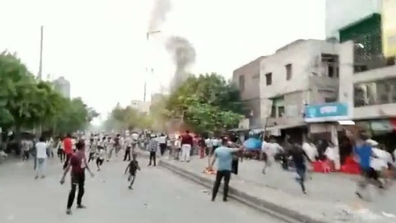 തെരഞ്ഞെടുപ്പിന് പിന്നാലെ ത്രിപുരയിൽ സംഘര്ഷം: ബിജെപി സിപിഎം കോണ്ഗ്രസ് പ്രവര്ത്തകര് തമ്മിൽ ഏറ്റുമുട്ടൽ തെരഞ്ഞെടുപ്പിന് പിന്നാലെ ത്രിപുരയിൽ സംഘര്ഷം: ബിജെപി സിപിഎം കോണ്ഗ്രസ് പ്രവര്ത്തകര് തമ്മിൽ ഏറ്റുമുട്ടൽ